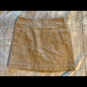 Lt gray tweed wool miniskirt size 2/4
